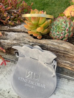 Rene Escobar 18k Yellow Gold, Diamond and Sterling Silver "Olly" Bangle - Image 1 of 4