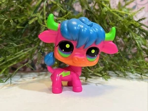 Littlest Pet Shop Lps 209 G7 Black Light Pet Blind Bag Pink Blue Bull - Picture 1 of 3