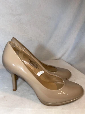 Tacones de salón Merona Nude talla 8 clásicos cómodos y elegantes para fiestas de trabajo ropa informal Foto 1 de 4
