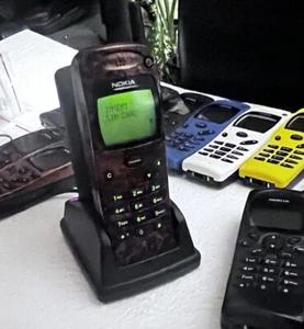 NOKIA 3110 Wood Edition Rare Retro Collection Cellphone - Afbeelding 1 van 6