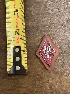Pi Beta Phi Mini Scudo Crest in Legno Altezza 1,5" NUOVO, SPEDIZIONE GRATUITA - Foto 1 di 1