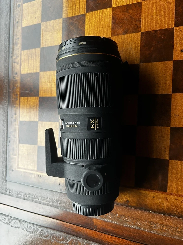 70-200mm f/2.8 II EX DG Macro HSM - Image 1 of 4