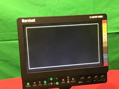 Marshall Electronics  V-LCD70XP - HDMI  Monitor 7" with batteries and charger  - Image 1 of 4