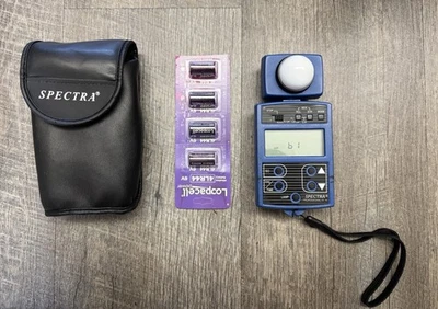 Medidor de exposición digital Spectra Cine Professional IV-A azul estuche blando y baterías Foto 1 de 4