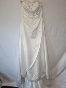 Imoda Ivory Satin Sweethesrt Beaded Train Wedding Dress Sz 8 - Picture 1 of 22