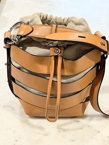 BOLSO BANDOLERA DE CUERO RERECCA MINKOFF JAULA (RARO) - Imagen 1 de 19