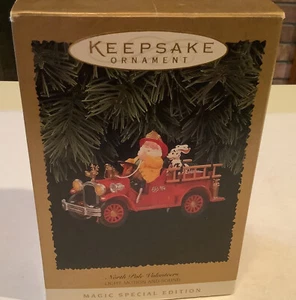 Hallmark Keepsake North Pole Volunteers - MAGIC Special Edition. 1996 - WORKS - Picture 1 of 8