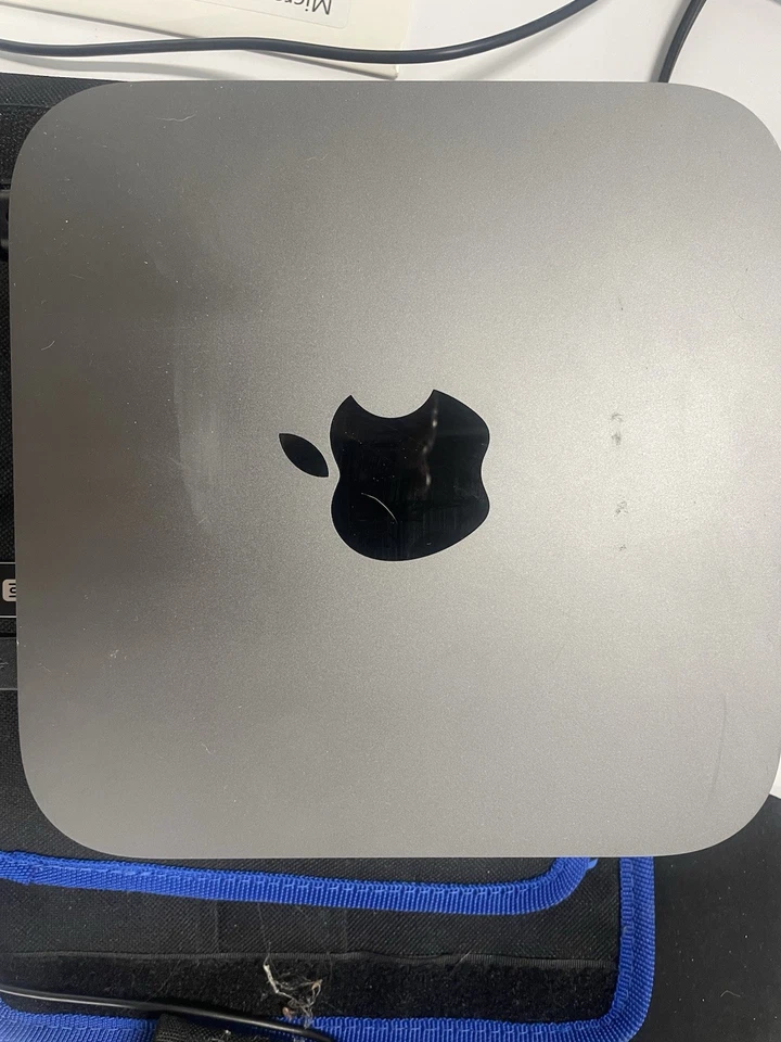 Apple Mac Mini 2018 i3 3.6GHz Quad-Core Intel Core 8GB RAM 128GB SSD  - Image 1 of 1