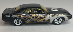 Hot Wheels '70 Dodge Challenger 2006 nero con fiamme oro interno pressofuso ~GK - Foto 1 di 13