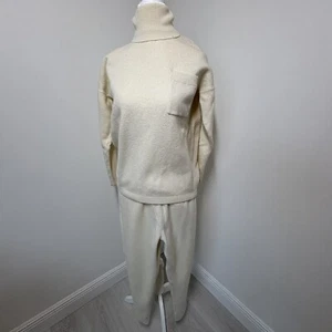 Suéter y Pantalones De Colección Liz Claiborne Tejido 2 Piezas Marfil Cuello Alto Talla S/M - Imagen 1 de 19
