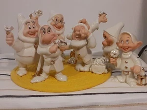Set mit sieben Porzellanfiguren der sieben Zwerge - Bild 1 von 14
