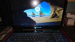 Portátil Alienware M17x R4 i7-3610QM 12 GB RAM Nvidia 660M 256 GB SSD Win 11 - Imagen 1 de 5