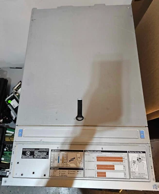 Dell PowerEdge R740 8Bay / Dual Gold 6152 44 Cores / 256GB RAM / 8x800GB SSD - Image 1 of 2