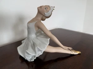 Wallendorf Ballerina Figurine. Large Size. - Picture 1 of 14