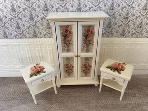 Dolls house 1/12 scale lovely cream wardrobe and bedsides set. - Picture 1 of 4
