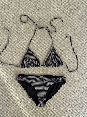 Conjunto de bikini Billabong azul marino rayas blancas Foto 1 de 4