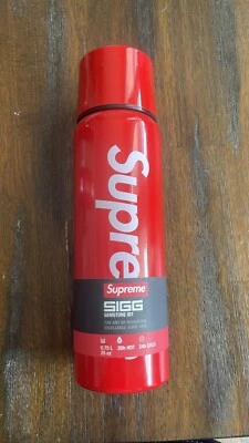 Termo Supreme SIGG con aislamiento al vacío 0,75 L en rojo - Imagem 1 de 2