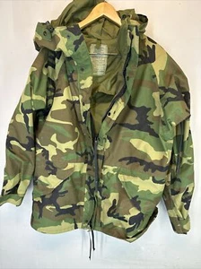 PARKA, COLD WEATHER WOODLAND PATTERN (SIZE: LARGE LONG NSN: 8415-01-228-1320) - Picture 1 of 24