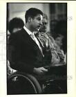 1989 Pressefoto berauschte Fahrer entfernen - Mann bei Kerzenlicht Zeremonie