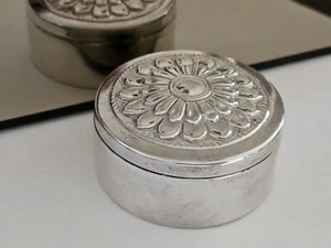 ILIAS LALAOUNIS STERLING SILVER 925 PILL SNUFF BOX. GREEK ANTIQUITY FLOWER THEME - Picture 1 of 8