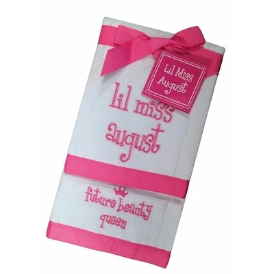Juego de 2 toallas de tela bordada Future Beauty Queen, Lil Miss August Foto 1 de 3
