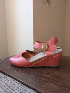 Taos Penelopeep EU 40 US 9 9.5 Red Leather Peep toe Ankle Strap Wedge Sandals - Picture 1 of 11