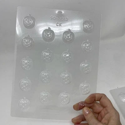 Маленький Jack O фонарь тыквы шоколадная форма CK продукты 90-3013   - Изображение 1 из 4