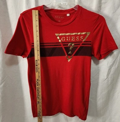Camiseta para hombre Guess ypung roja con logotipo dorado XS Foto 1 de 4