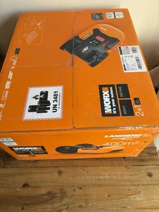 Worx Landroid WR184E Cordless Robotic Lawnmower 400msq - Brand New Fast Delivery - Picture 1 of 2
