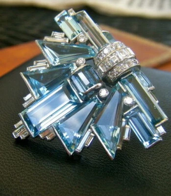 Transparent Fancy Cut 24.56CT Aquamarine With Clear CZ Art Deco Unique Brooches - Image 1 of 2