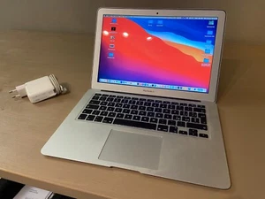 MacBook Air (13-inch, Mid 2013) - Foto 1 di 6