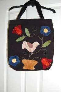 Handgefertigte Wolltasche mit Applikation mit niedlichem Vogel und Blumen; neu ohne Etikett - Bild 1 von 7