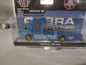 M2 MACCHINE 1966 FORD C950 RAMPA TRUCK SHEBY COBRA HAULER CHASE camion nuovo - Foto 1 di 10