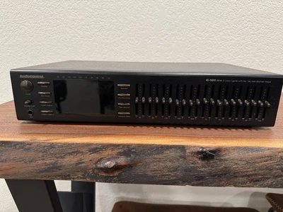 Ecualizador estéreo gráfico AudioControl C101 C-101 con generador de ruido rosa Foto 1 de 4