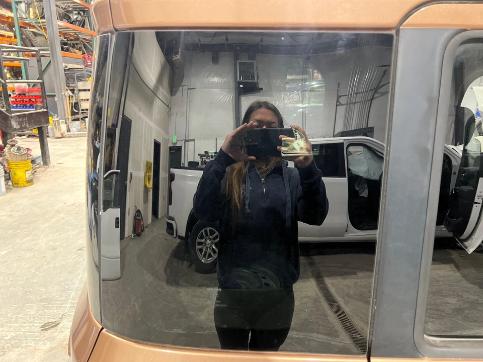 2009 - 2014 年日产立方体乘客右手右四分之一窗玻璃 — 第 1/1 张图片