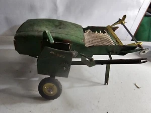 VINTAGE 1950's JD FARM EQUIPMENT - HARVESTER 1:16 SCALE - ERTL Parts/Repair - Picture 1 of 6
