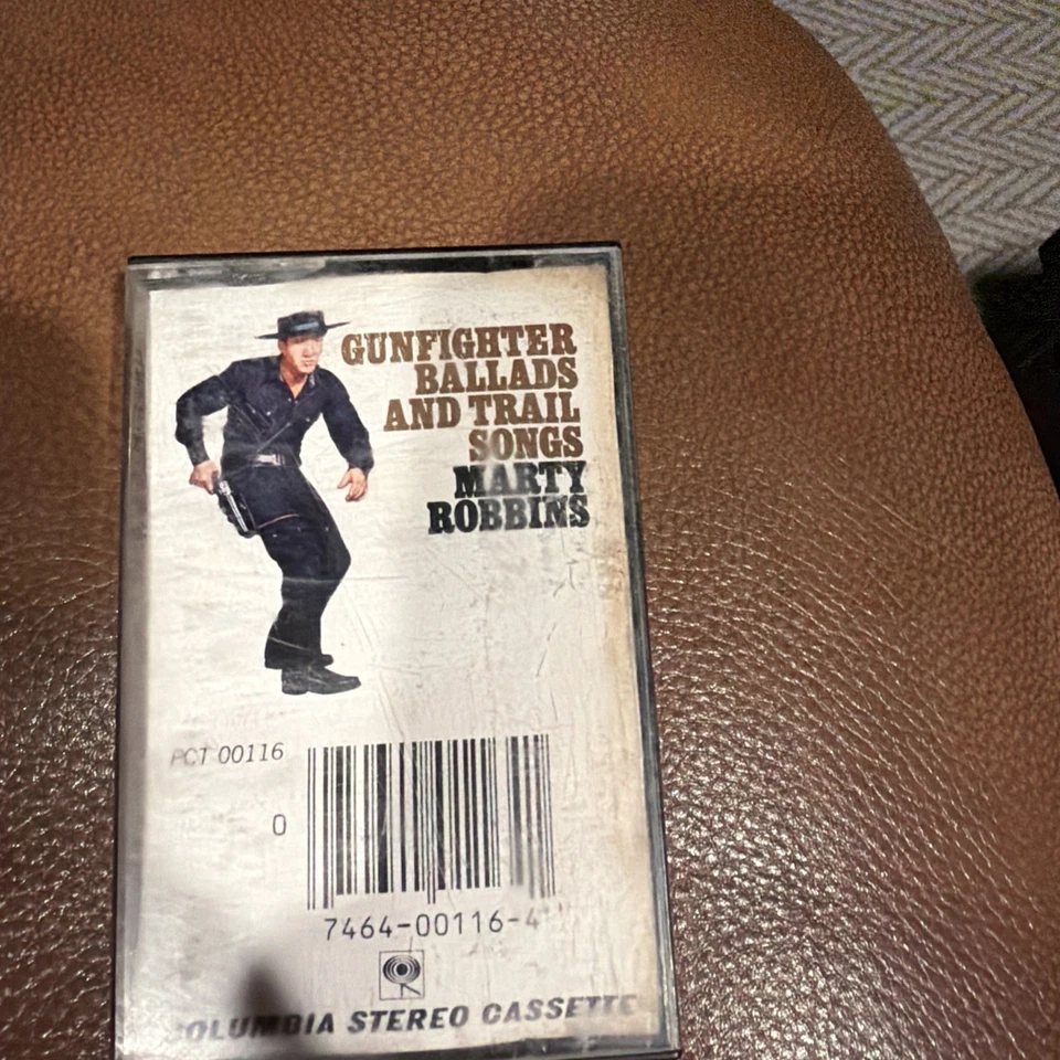 Gunfighter Ballads and Trail Songs Marty Robbins - Cassette Tape Untested - Imagem 1 de 2