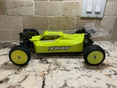 Роликовый слайдер Xray XB4 '24 1/10 4WD XB4C 2024 Carpet Edition состояние товара 9/10 - Изображение 1 из 4