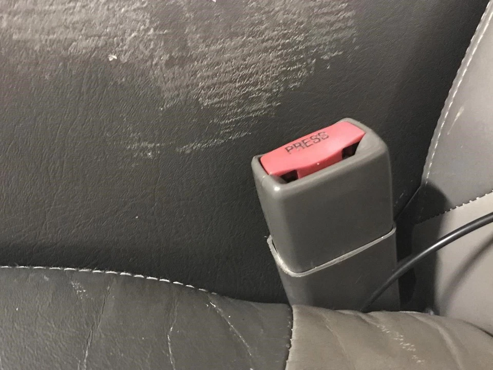 Seat Belt Front Bucket Seat Driver Buckle Fits 02-04 BRAVADA 2434406 Foto 1 de 1