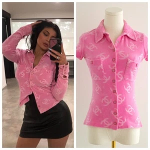 Iconic Chanel Vintage S/S 1996 Pink Velour CC Logo Button 96P Top - Picture 1 of 19