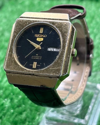 Vintage Seiko 5 Automatic || Black Dial || Men's Vintage Watch || 21 Jewels - Image 1 of 4