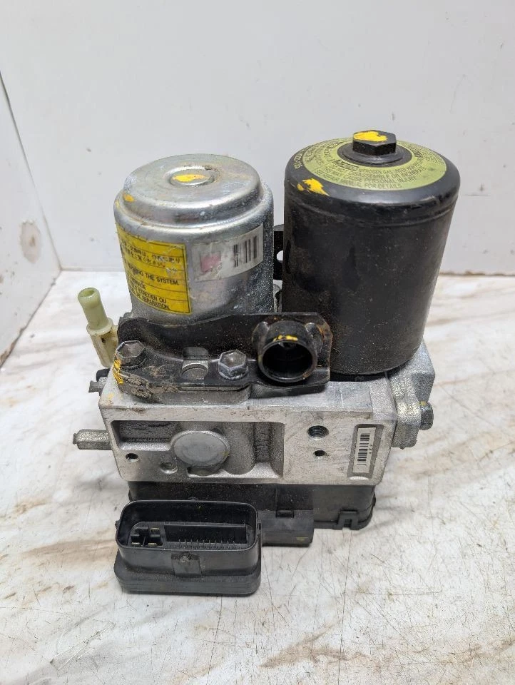 Anti-Lock Brake Part Actuator And Pump Assembly Fits 07-11 LEXUS GS450H 364251 - Image 1 of 4