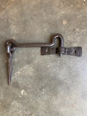Ancien crochet 18,7 cm, en fer forgé  pour porte volet grille, serrure penture - Photo 1/2