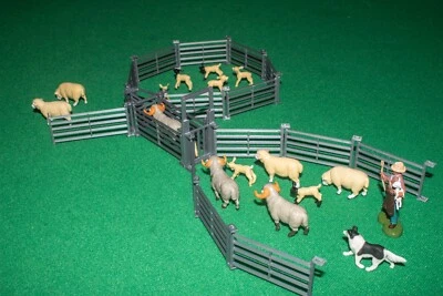 BRITAINS DEETAIL 1/32 Sheep Handling System Model Farm diorama Britains Siku - See Description