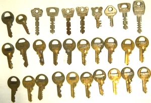Lot of 29 - Master Keys P392, 402, 2755, Masterlock Milwaukee Lot K-2 - Imagen 1 de 1