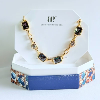 Collar Bomb Party June “What Is Meant To Be Will Be” Alejandrita sobre Oro Foto 1 de 4