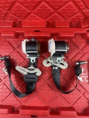 Infiniti Qx60 2018 retractor de cinturón de seguridad trasero 3 puertas tercera fila lateral fabricante original Foto 1 de 4