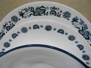 ☃️ 16-pc Corelle OLD TOWN BLUE DINNERWARE SET Dinner Bread PLATES Dessert BOWLS - Picture 1 of 8