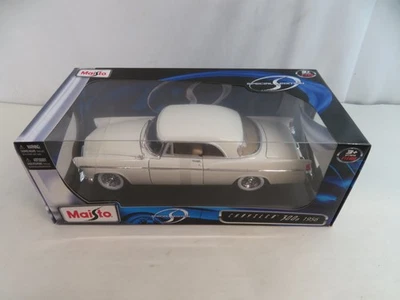 Maisto 1:18 1956 Chrysler 300B Special Edition Diecast Car White Classic - Image 1 of 4