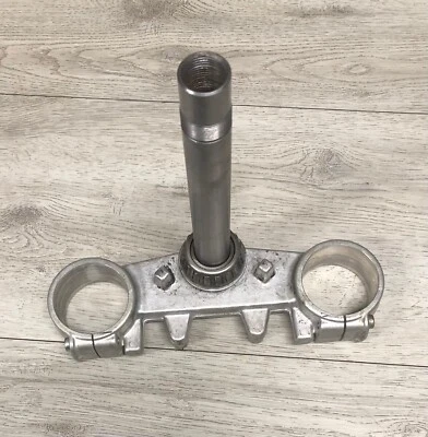 Piastra inferiore forcelle Aprilia RX 50 - Immagine 1 di 3